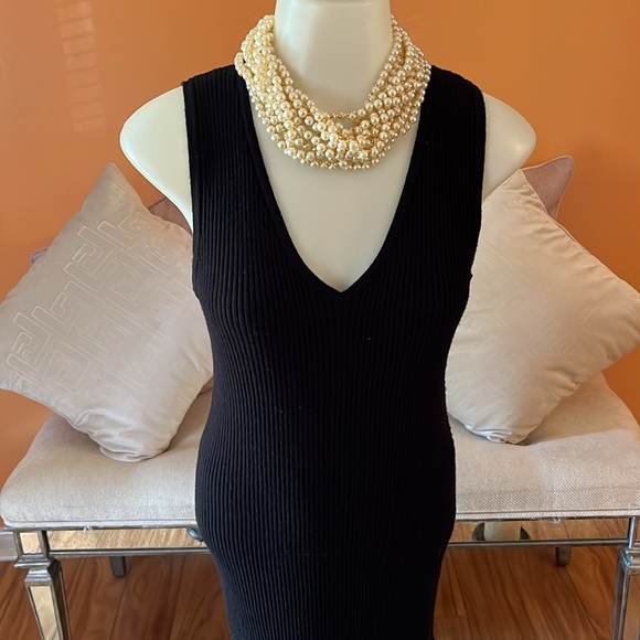 BLACK SLEEVELESS DRESS - Picture 2 of 5